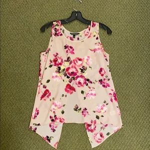 Floral, split lower back Express tank top